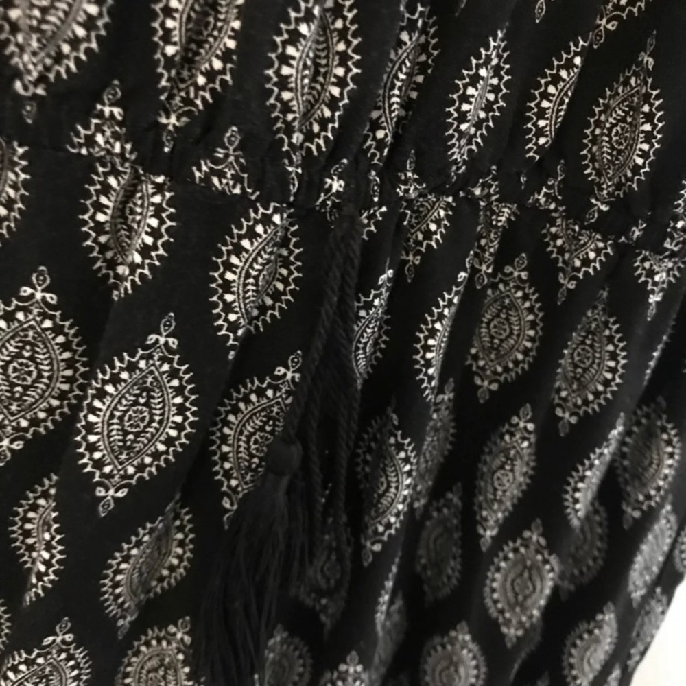 patterned romper - Picture 3 of 7